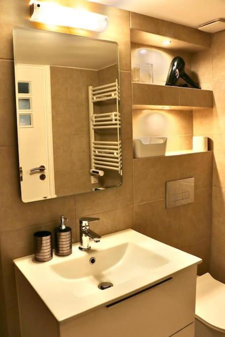 Glyfada Path Of Poets Apartment Athens Exterior photo